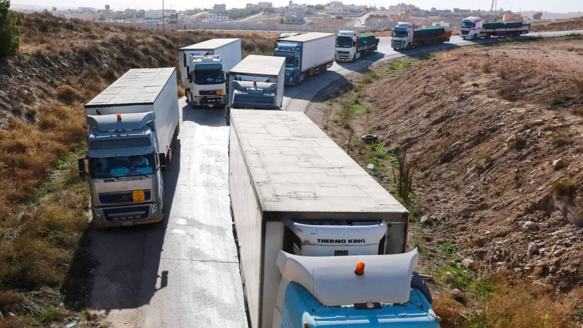 اتفاق سوري-أردني يقضي بإلغاء ضريبة الديزل على الحافلات في كلا الاتجاهين