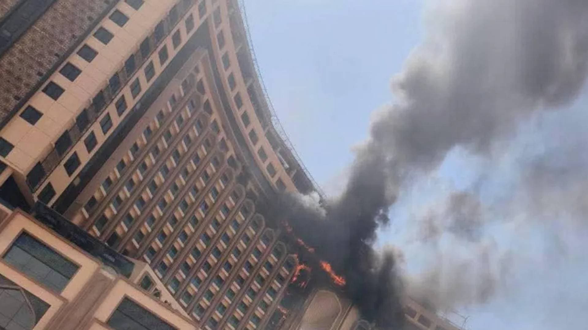 اندلاع حريق في فندق بالعاصمة العراقية بغداد وفتح تحقيقات لمعرفة ملابسات الحادث