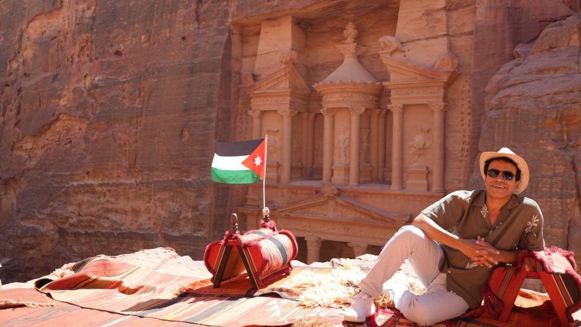 الفنان المصري سامح حسين يزور مدينة البترا الأثرية