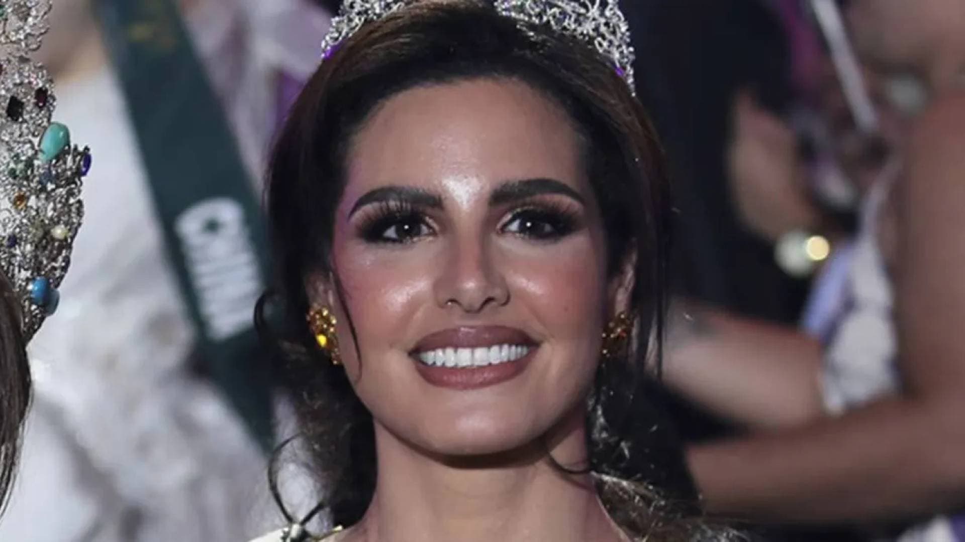 الفلسطينية نادين أيوب تروي تجربتها في مسابقة ملكة جمال الكون