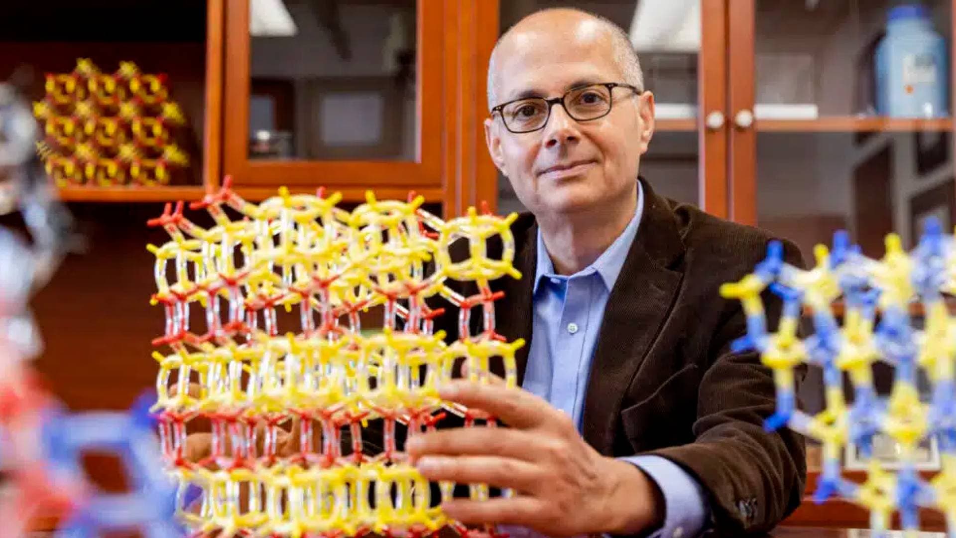 من هو عمر ياغي عالم الكيمياء الأردني الفائز بجائزة نوبل ؟