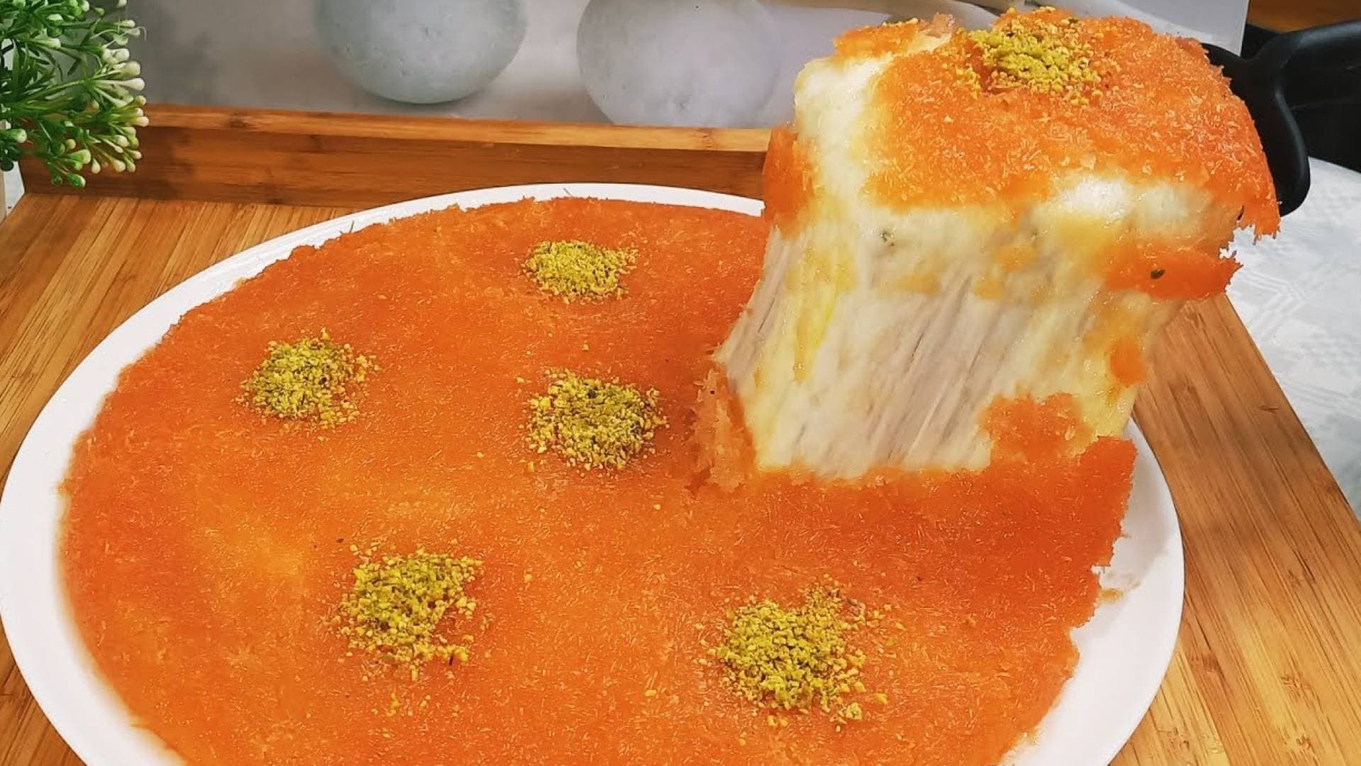 سعر الكنافة "نار".. هل تحولت حلوى الأردنيين المفضلة إلى ترف؟