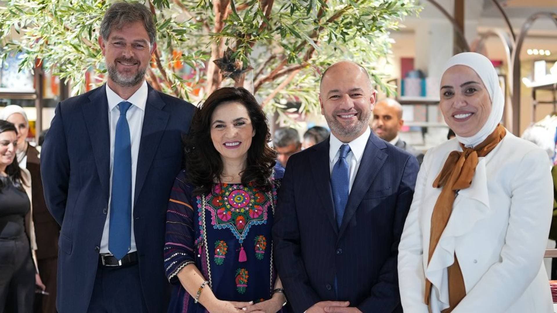 تحت رعاية سمو الأميرة تغريد محمد: افتتاح " The Avenue " في دابوق بدعم من القدس للتأمين