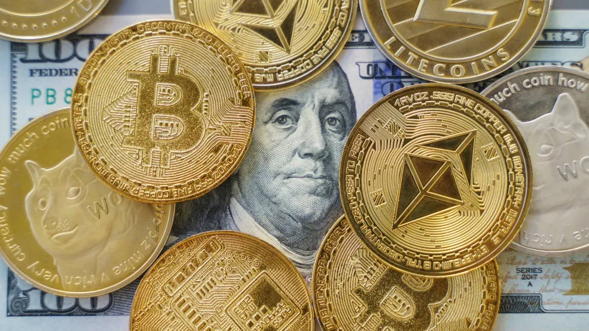 من الملياردير الغامض المتهم بسرقة 14 مليار دولار من العملات الرقمية؟