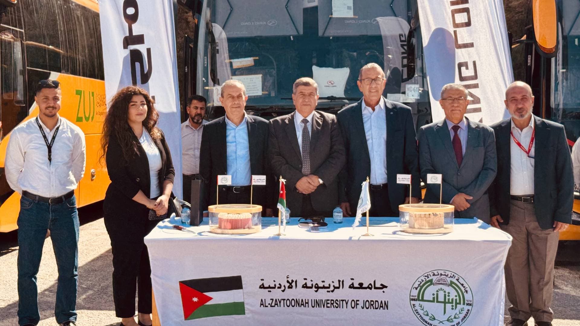 مجموعة المركزية تزود جامعة الزيتونة الأردنية بحافلات كينغ لونغ الحديثة
