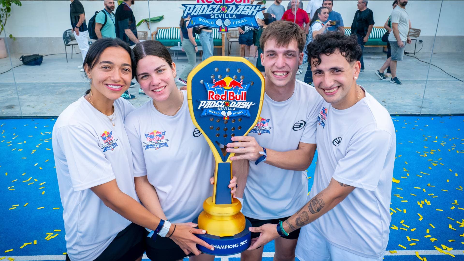 الأردن بطل العالم في النهائي لبطولة ريد بل بادل داش في إشبيلية