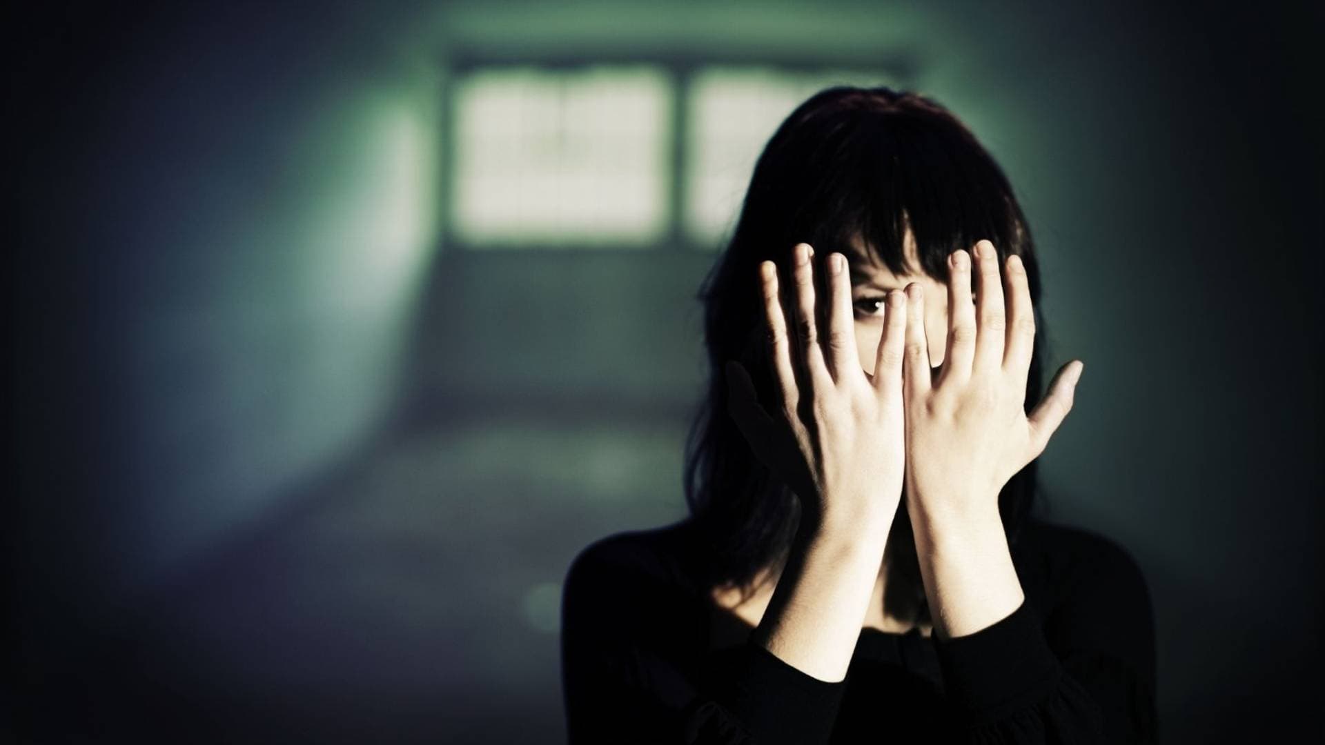 ضبط "بلوجر" بتهمة نشر فيديوهات خادشة للحياء بهدف "تحقيق الأرباح"