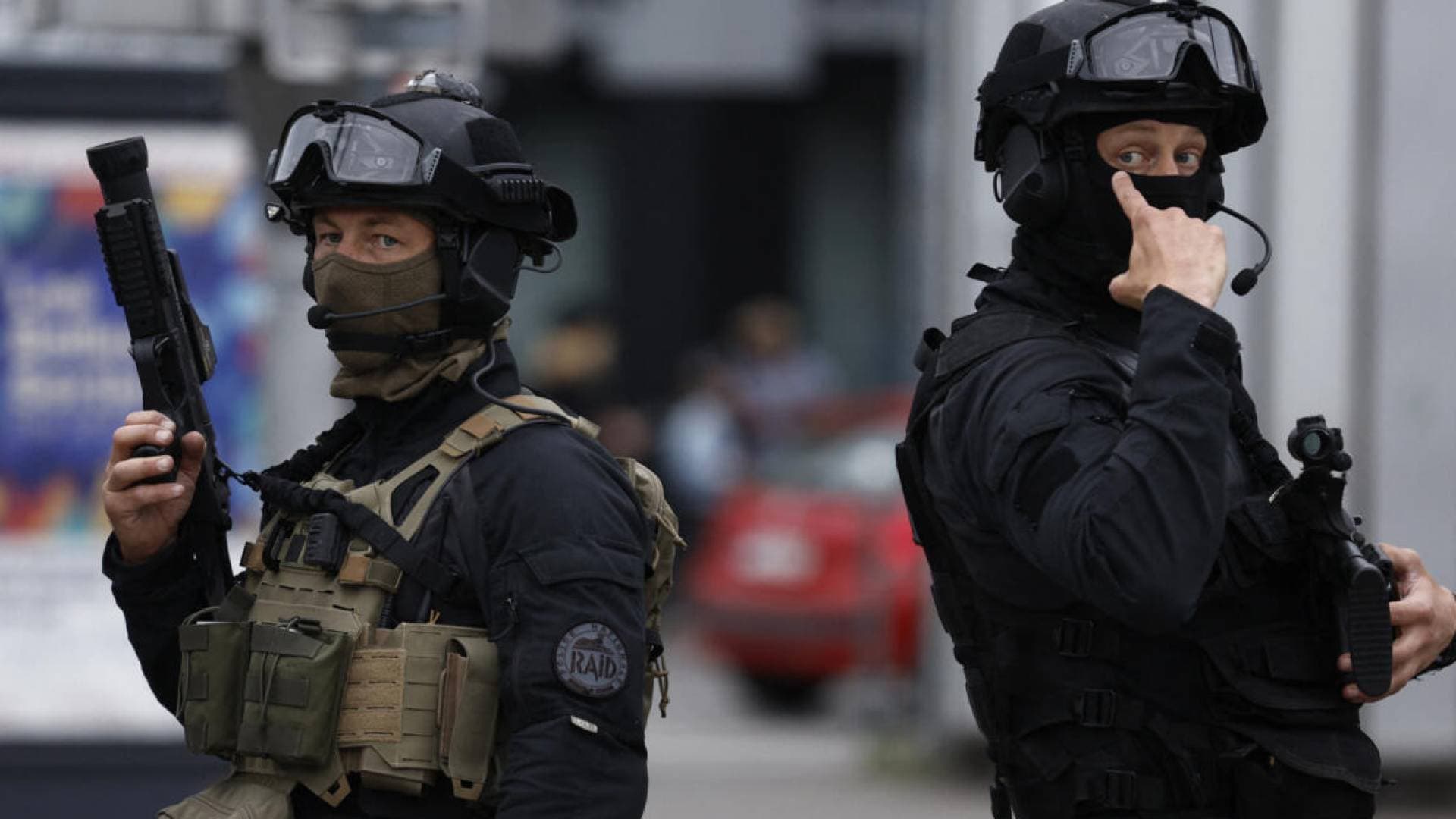 جرائم متتالية تضرب فرنسا: سرقة مجوهرات بمليون دولار في روبي والشرطة تتبع مسار "عصابة منظمة"