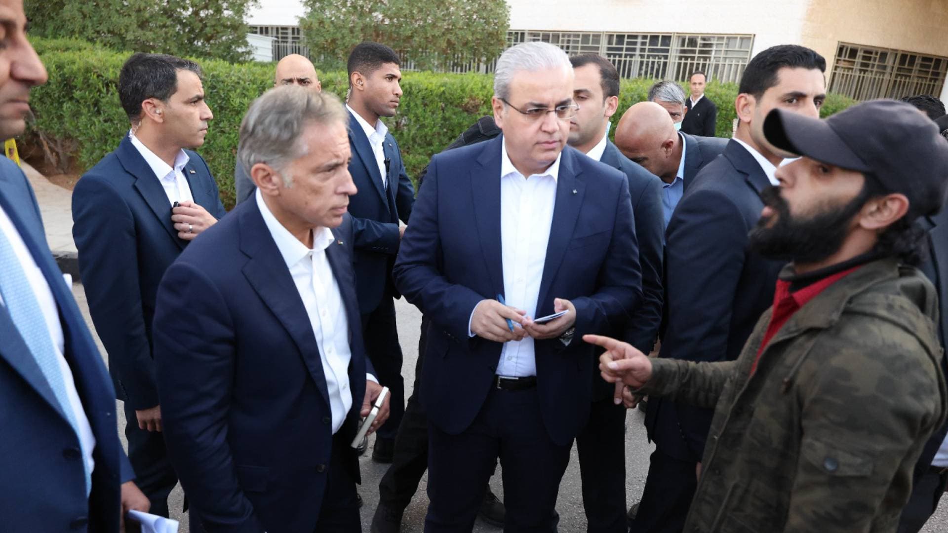 حسان يزور مستشفى الزرقاء الحكومي.. ويوعز باستحداث قسم لجراحة القلب