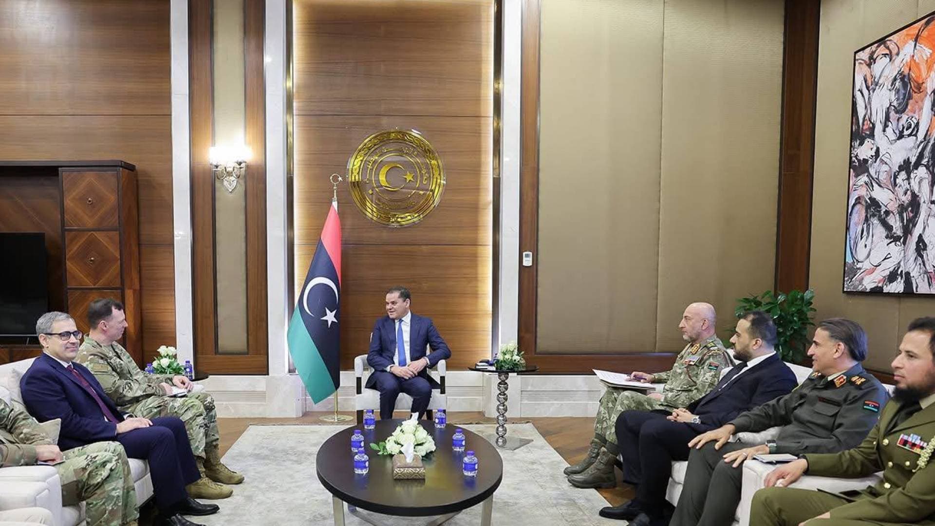 صورة لـ "لحظات القذافي الأخيرة" في اجتماع لـ "الدبيبة" مع وفد أمريكي تشعل غضب الليبيين