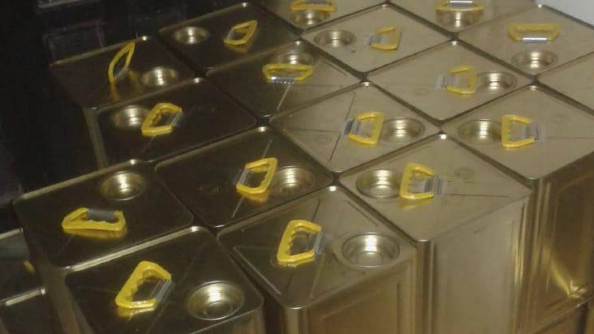 بعد قرار تعليق تصديره.. "الزراعة" توضح عبر "رؤيا" كمية زيت الزيتون المسموح تصديرها للأقارب