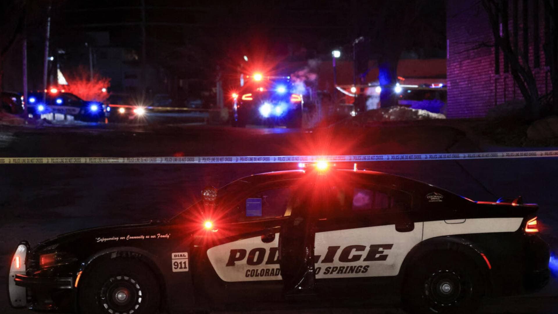 جريمة مروعة في نيويورك: شاب يطعن والديه حتى الموت داخل متجر العائلة