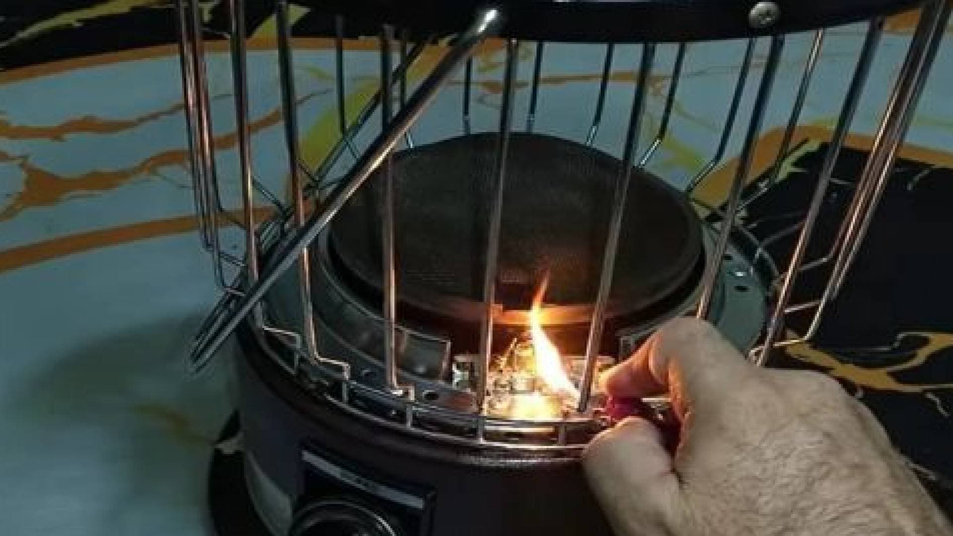 نواب يطالبون بإقالة وزير الصناعة ومدير المواصفات بعد حادثة مدافئ الغاز.. فيديو