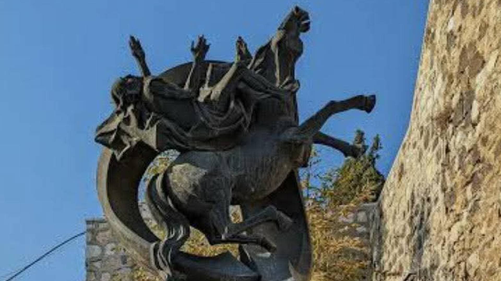 سرقة تمثال القديس مار بولس من مدخل كنيسته في دمشق والسلطات تلاحق الجناة