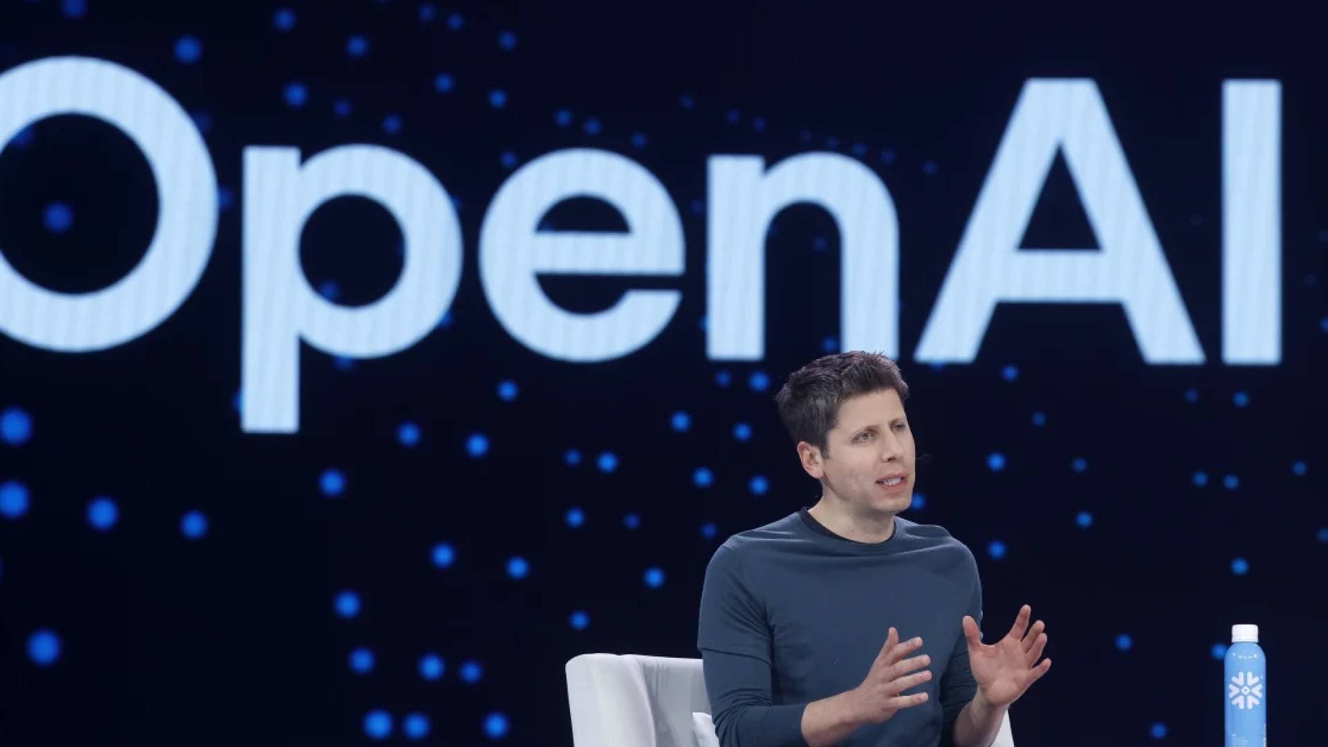 المدير التنفيذي لشركة "OpenAI": الذكاء الاصطناعي سيتجاوز البشر في 2026