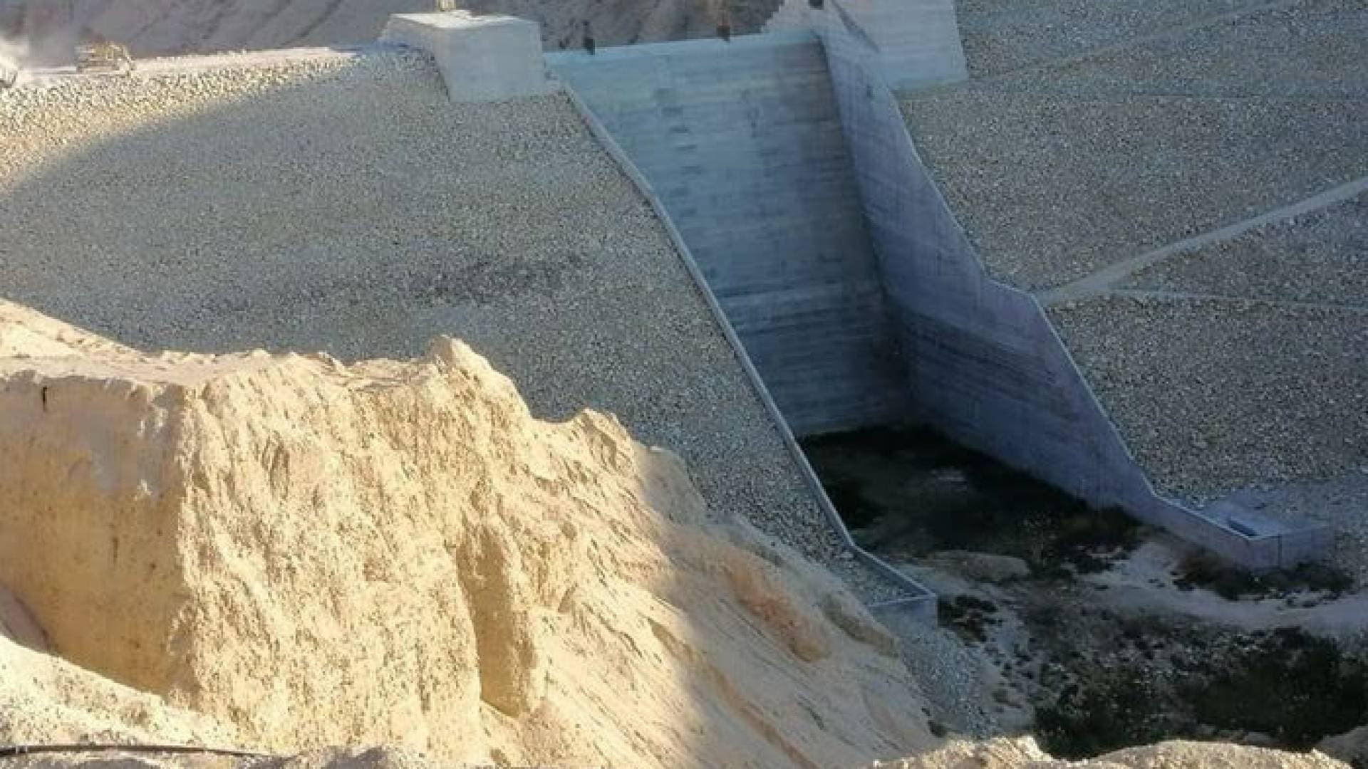 وزارة المياه: قرب فيضان سد ابن حماد قرب البحر الميت