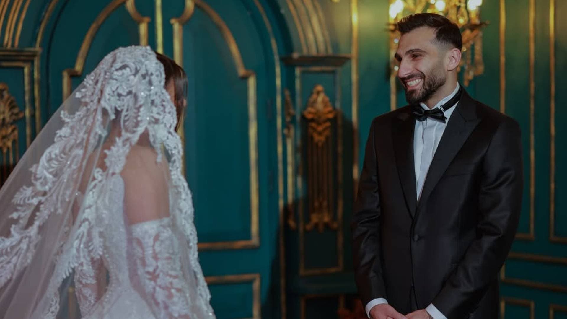 "إحسان حداد" يدخل القفص الذهبي.. قائد "النشامى" يحتفل بزفافه