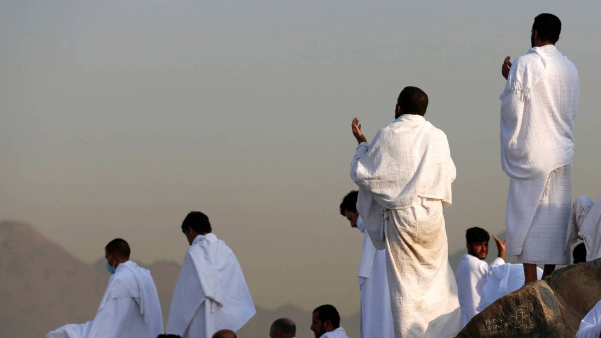 بعد وفاة 99 حاجا في 2024.. "جنايات عمان" تدين 13 متهما وشركات حج بجرم الاحتيال