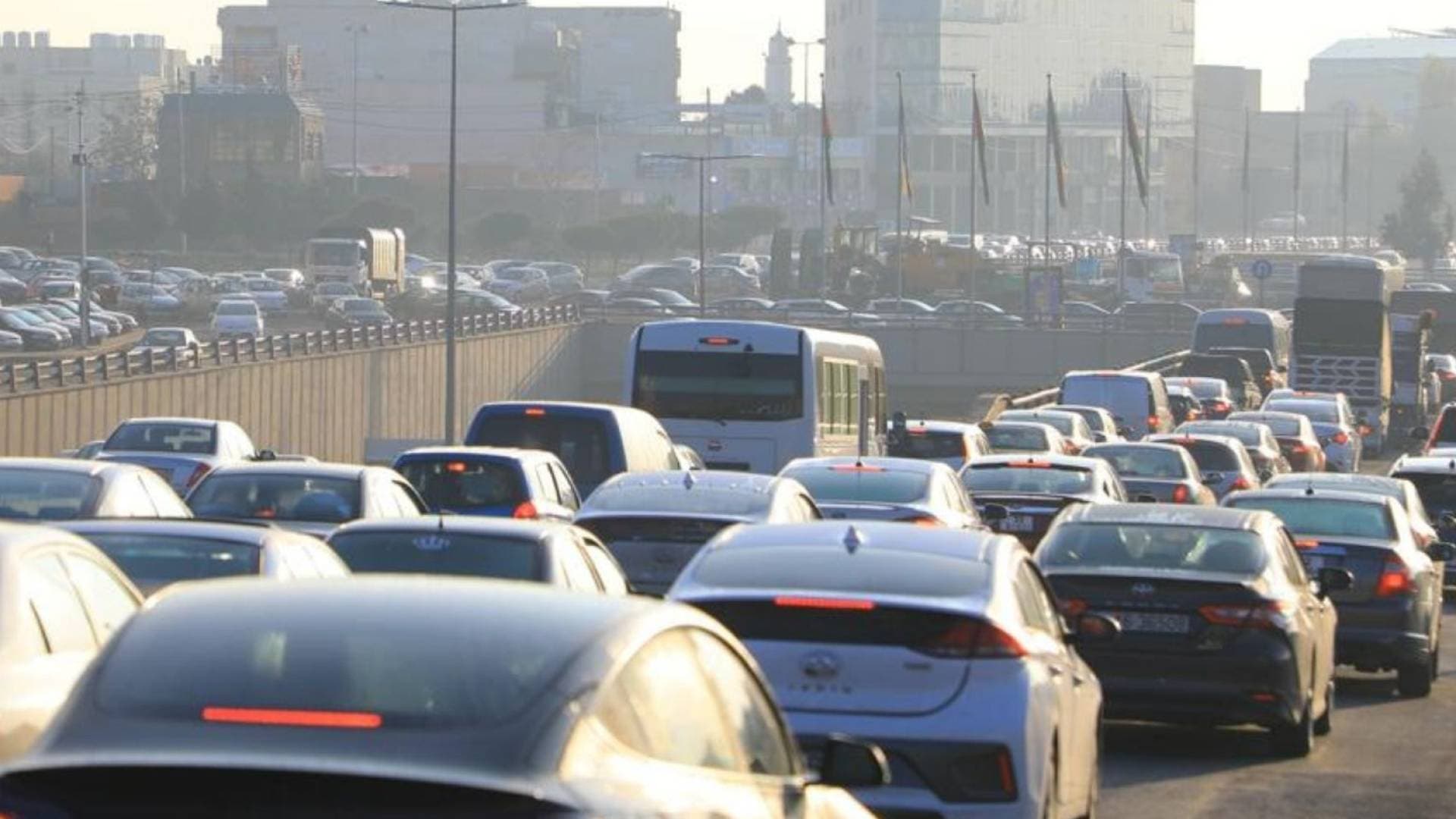 إدارة السير: تباطؤ مروري في شارع الشهيد باتجاه دوار المشاغل بسبب تعطل مركبة