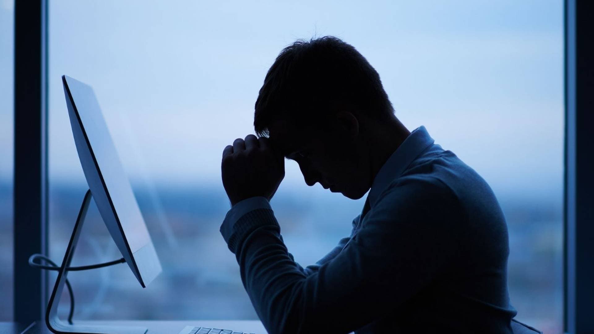 دراسة تحذيرية: السهر يرفع خطر الإصابة بالجلطات الدماغية وأمراض القلب بنسبة 79%