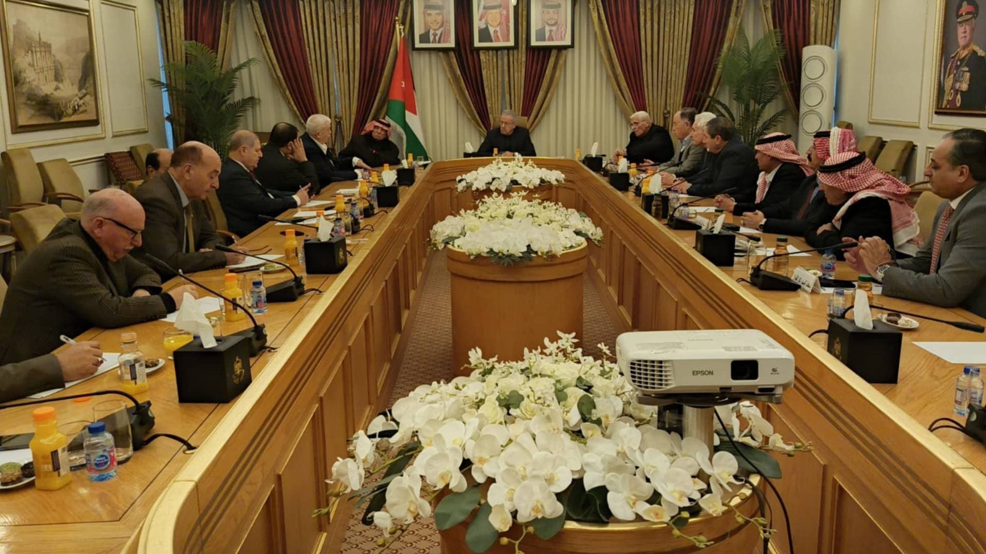 زراعة الأعيان تضع قطاع أزهار القطف تحت المجهر