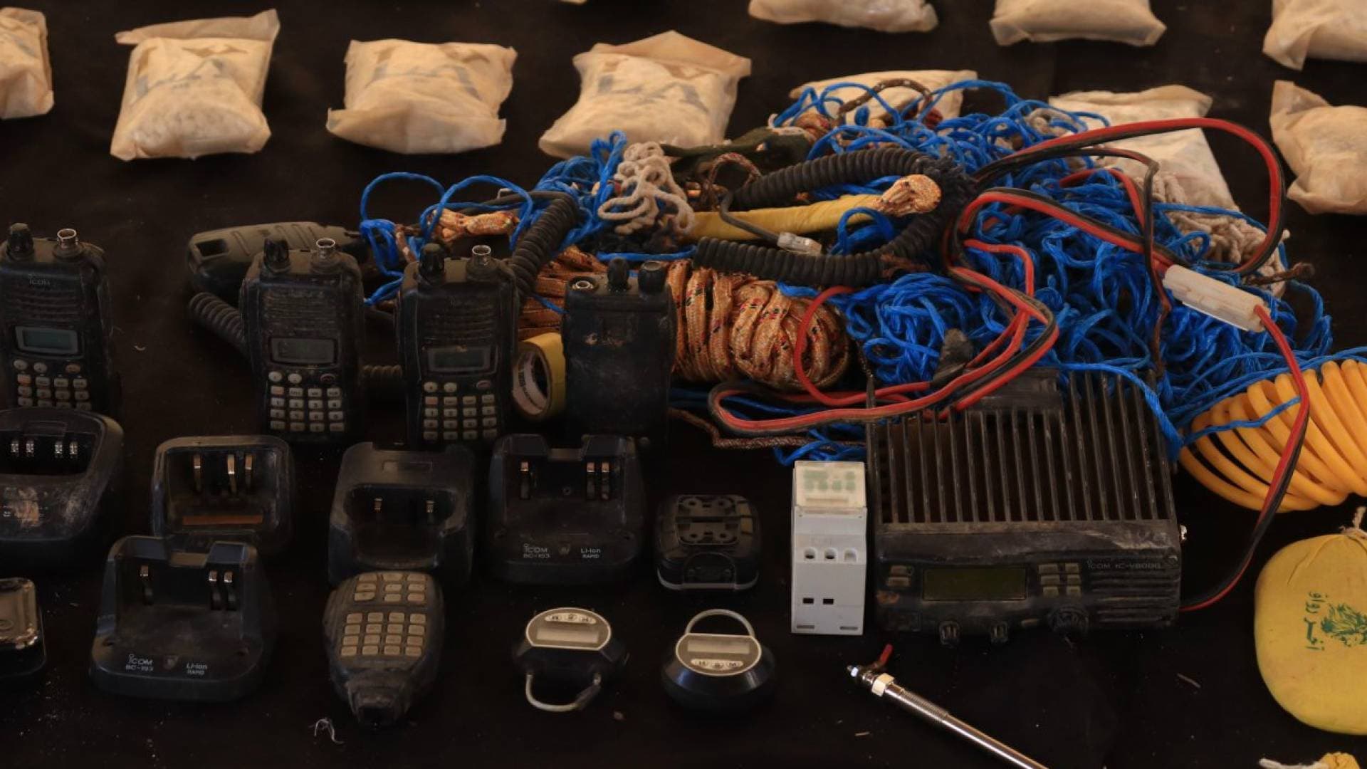 الداخلية السورية تحبط تهريب شحنة مخدرات ضخمة للأردن و تقبض على 4 متهمين