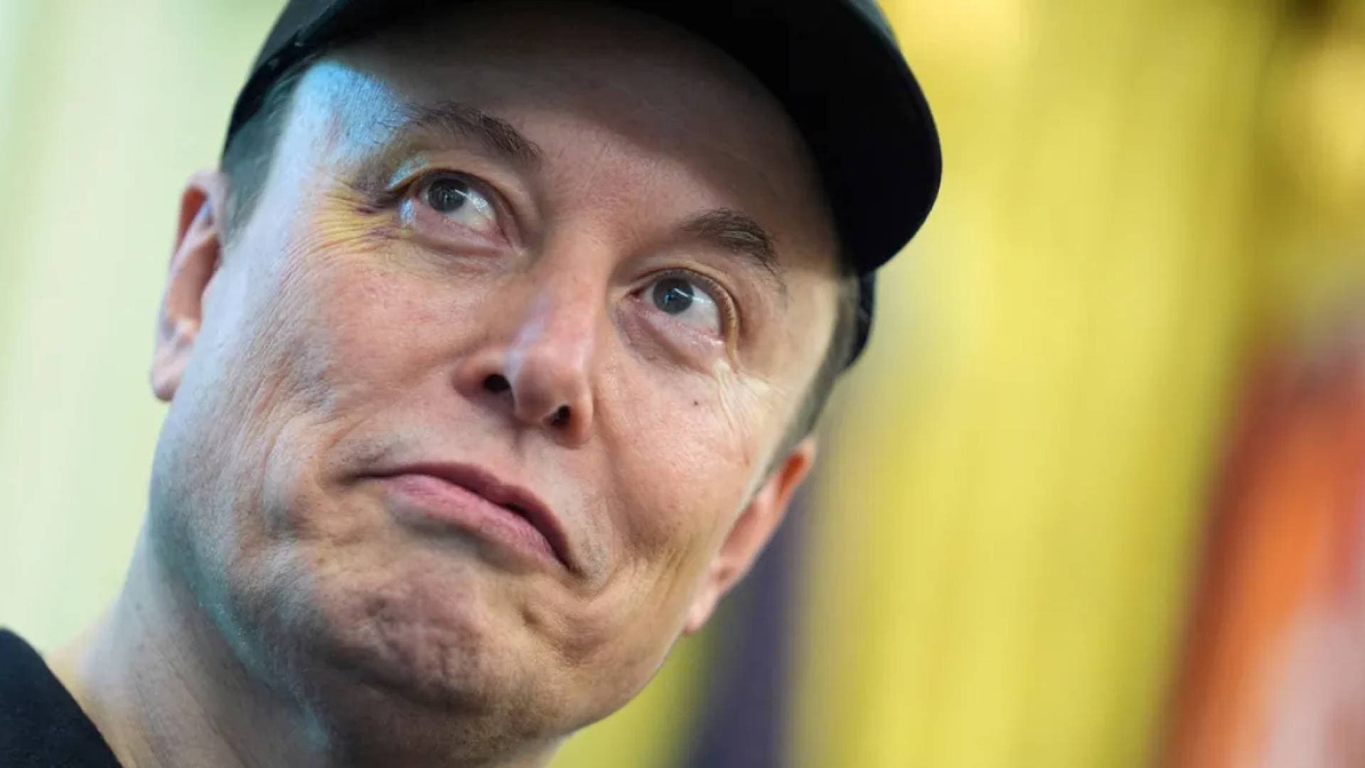 إكسيوس: مداهمة مكاتب "إكس" في باريس واستدعاء إيلون ماسك