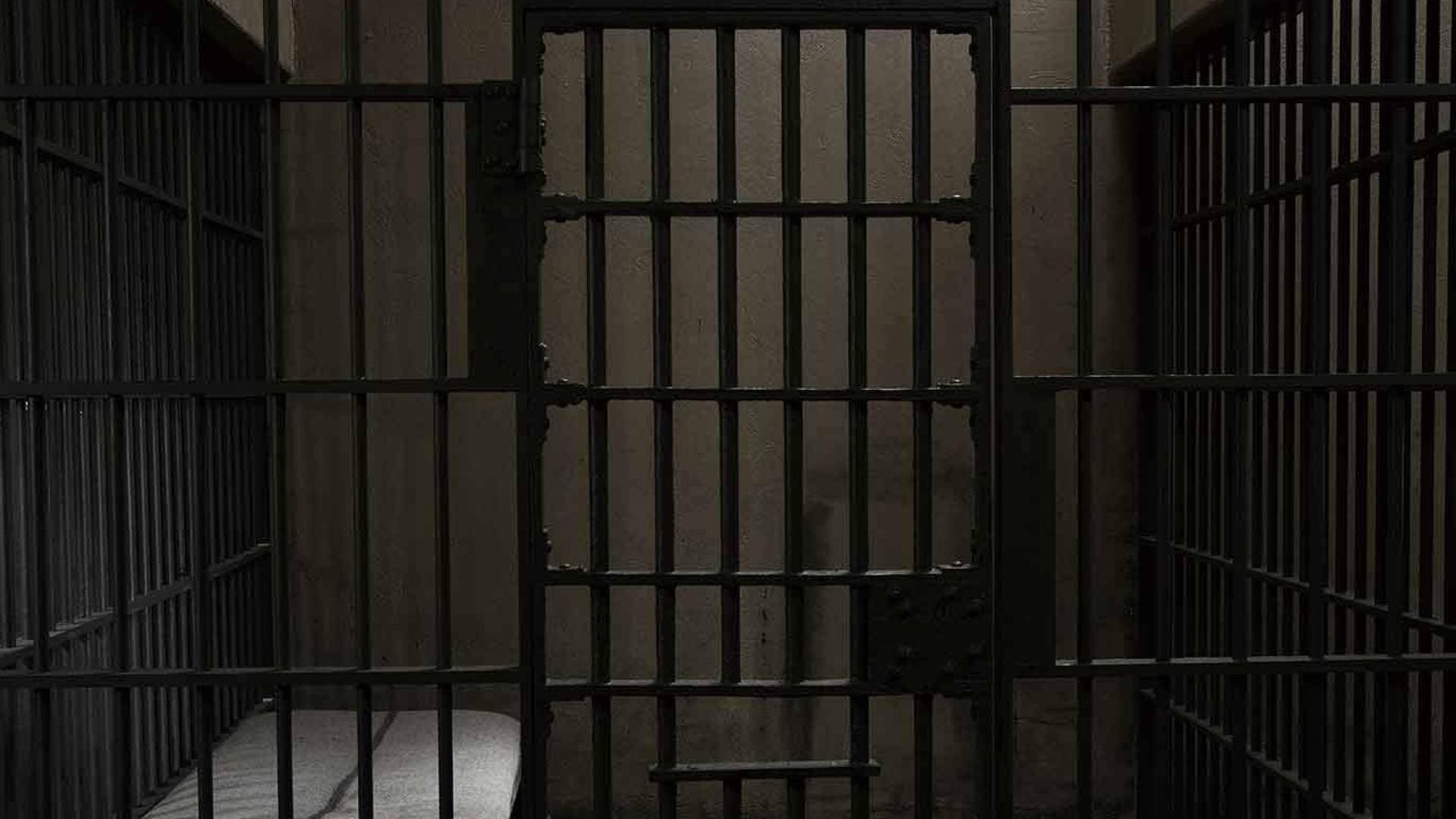 بتهمة "الإرهاب".. السجن لسويديين هاجما سفارة الاحتلال بالقنابل في الدنمارك