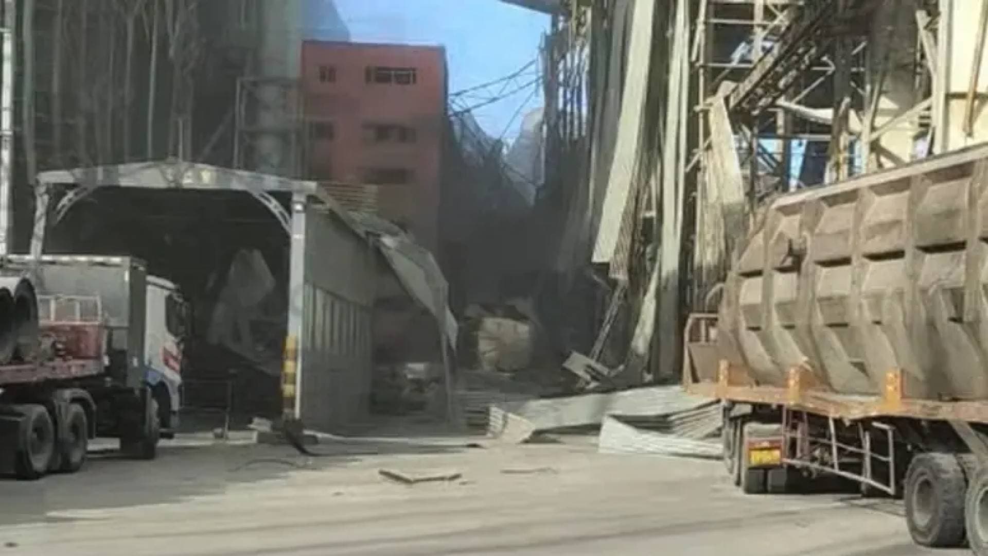 ارتفاع عدد ضحايا انفجار مصنع تكنولوجيا شمال الصين واحتجاز المسؤول القانوني