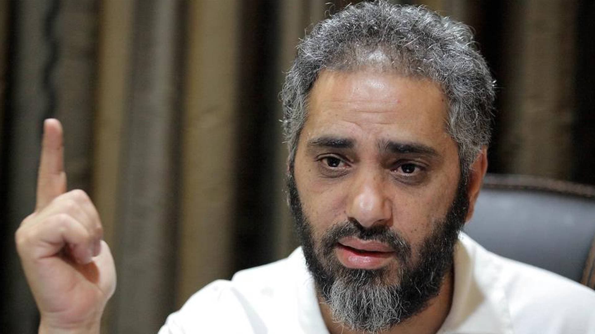 "تلفيق" و"تناقض".. تأجيل محاكمة فضل شاكر إلى نيسان ونجله يؤكد: والدي بريء