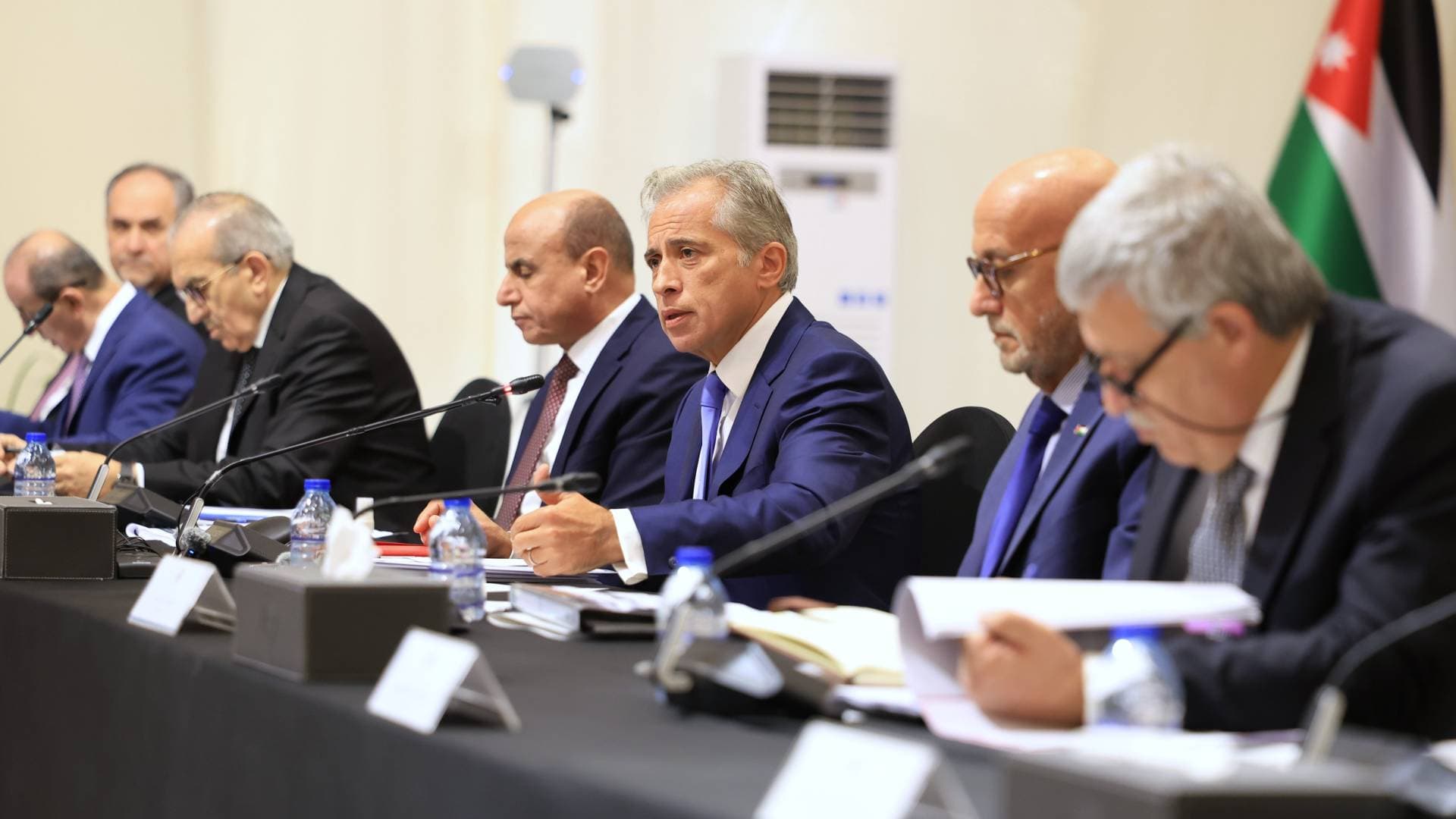 جعفر حسان من الكرك: 266 مليون دينار لتنفيذ 158 مشروعا تنمويا وتسديد 100 مليون دينار للجامعات..فيديو