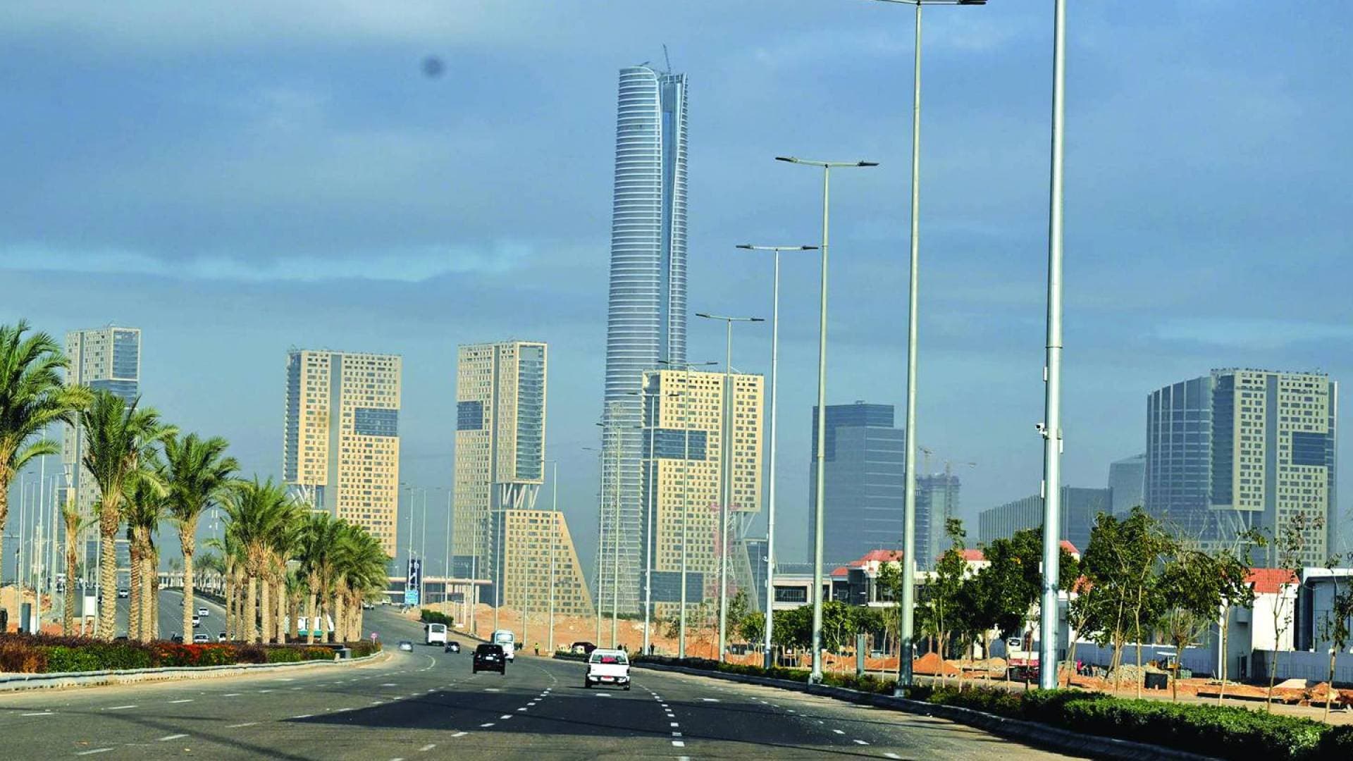 تعديل وزاري موسع: 14 وزيرا جديدا وعودة حقائب "الاستثمار والإعلام" في مصر