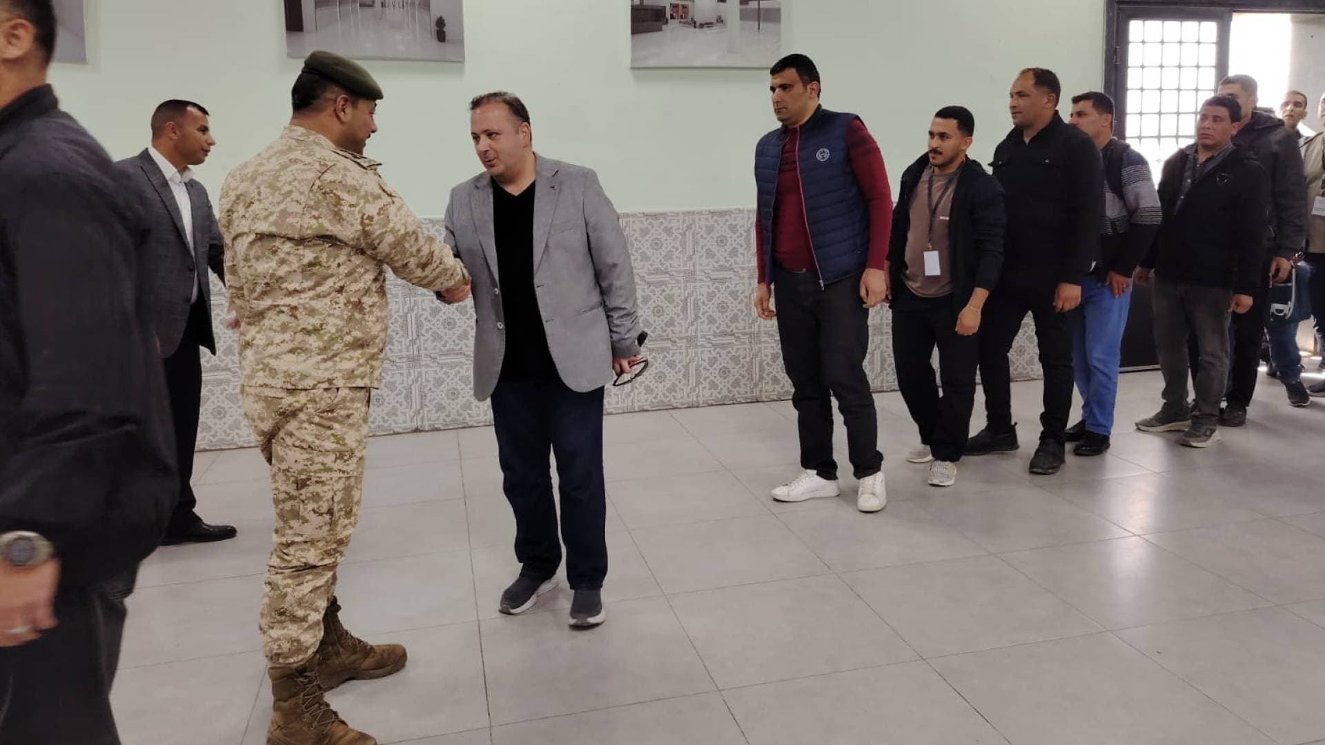 طواقم المستشفى الميداني الأردني "جنوب غزة/9" تباشر مهامها الإنسانية في القطاع