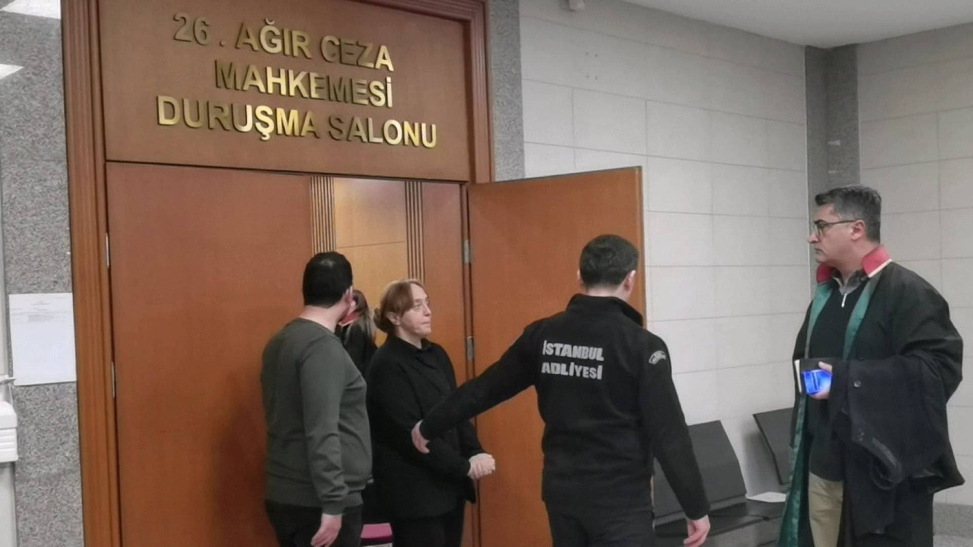 بسبب "احتجاجات غيزي" السجن 12 عاما لـ "عائشة باريم" وكيلة مشاهير تركيا