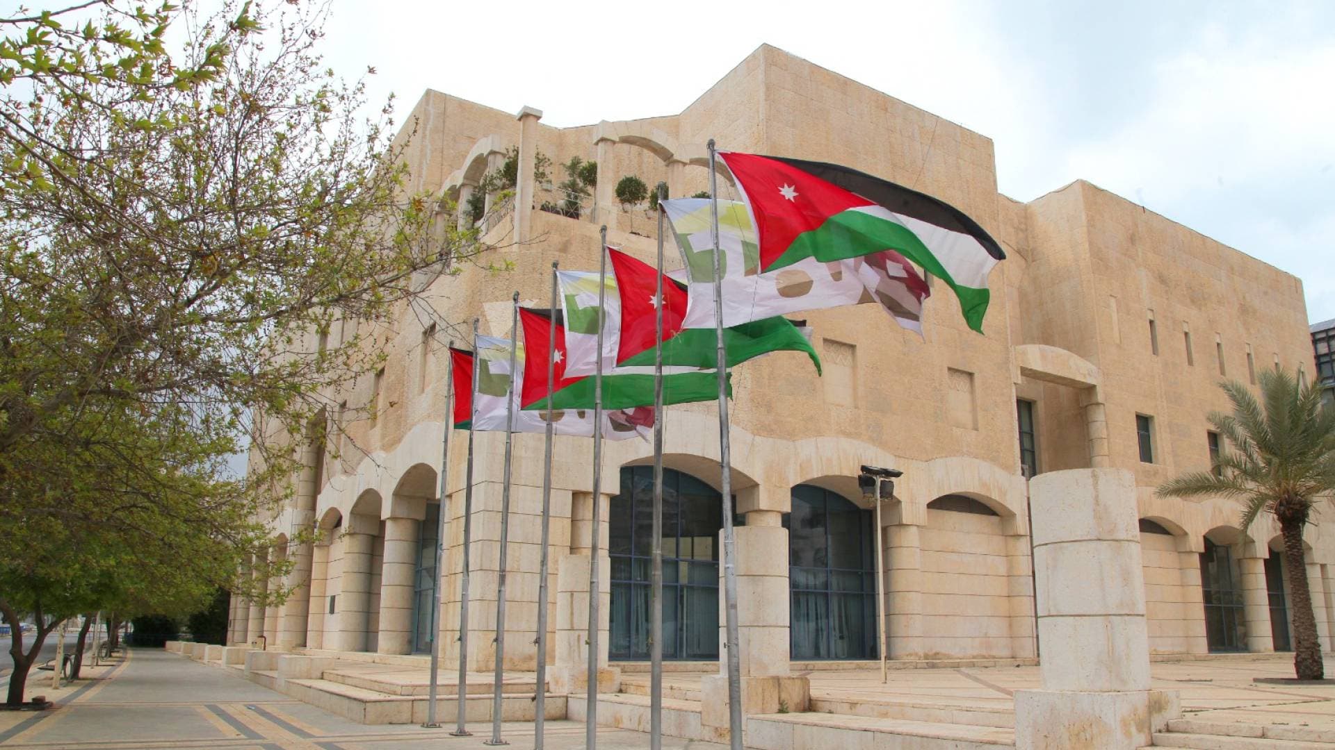 تجديد الشراكة الاستراتيجية بين أمانة عمان وشركة "زين"