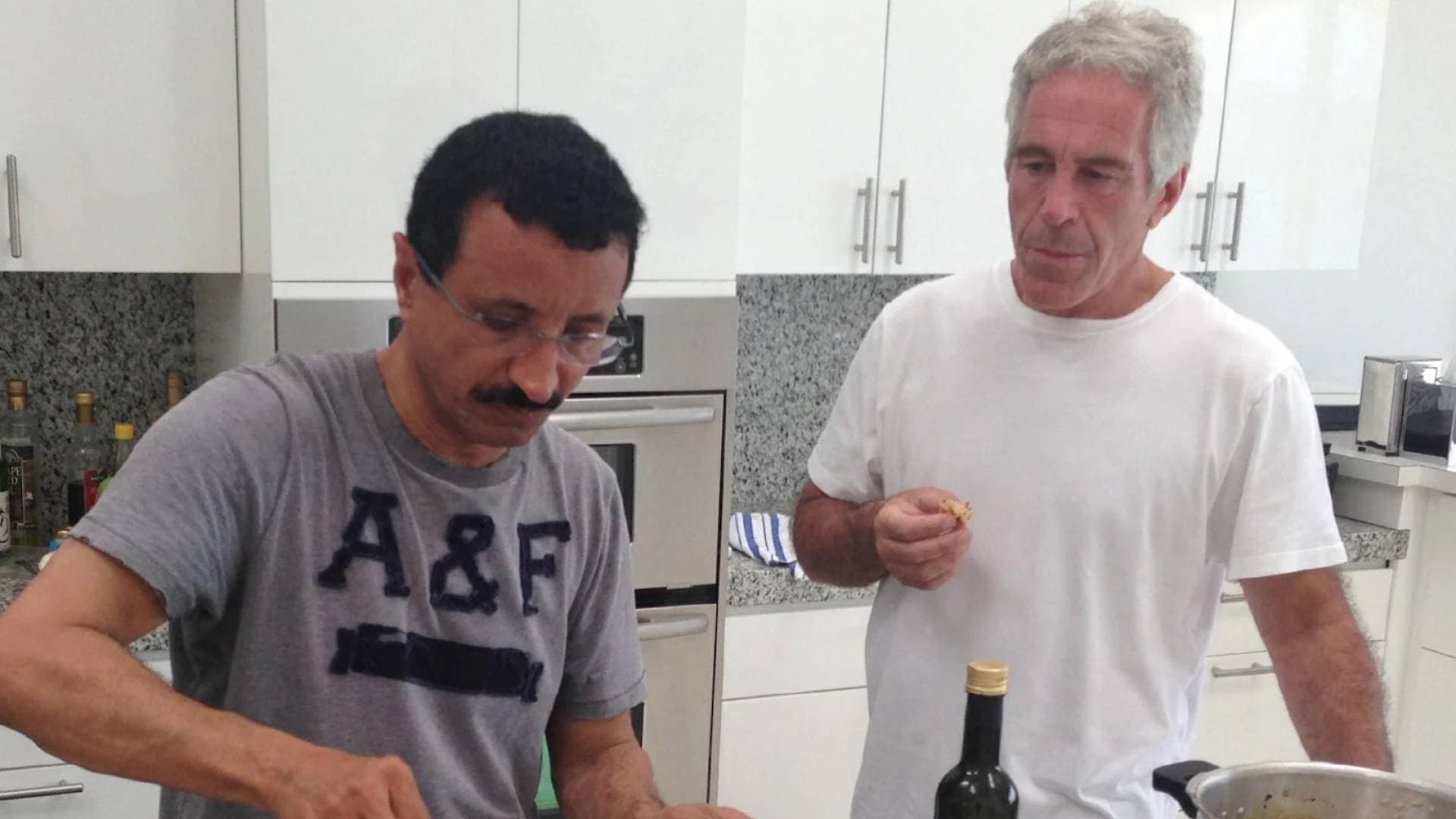 من زنزانة إبستين إلى بريد بن سليم: ما قصة فيديوهات التعذيب التي أثارت فزع المشرعين الأمريكيين؟