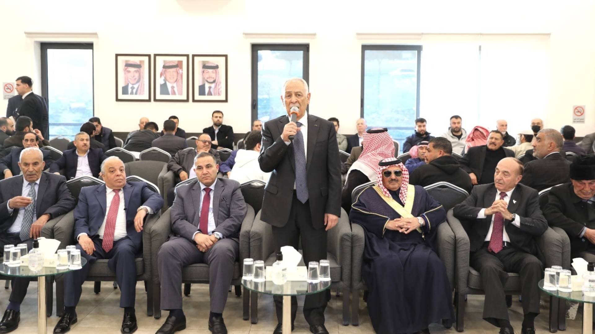 مندوبا عن الملك وولي العهد.. العيسوي يعزي عشيرة النهار/ عباد