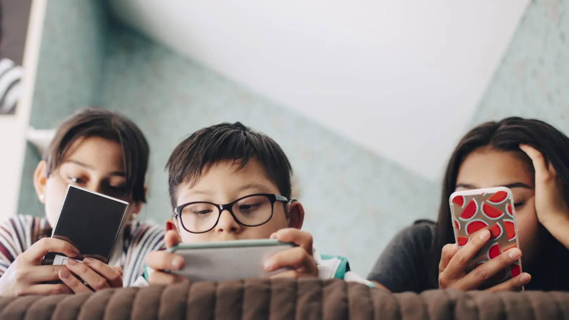 أحزاب ألمانية تقترح حظر وسائل التواصل لـ الأطفال دون الـ 14 عاما