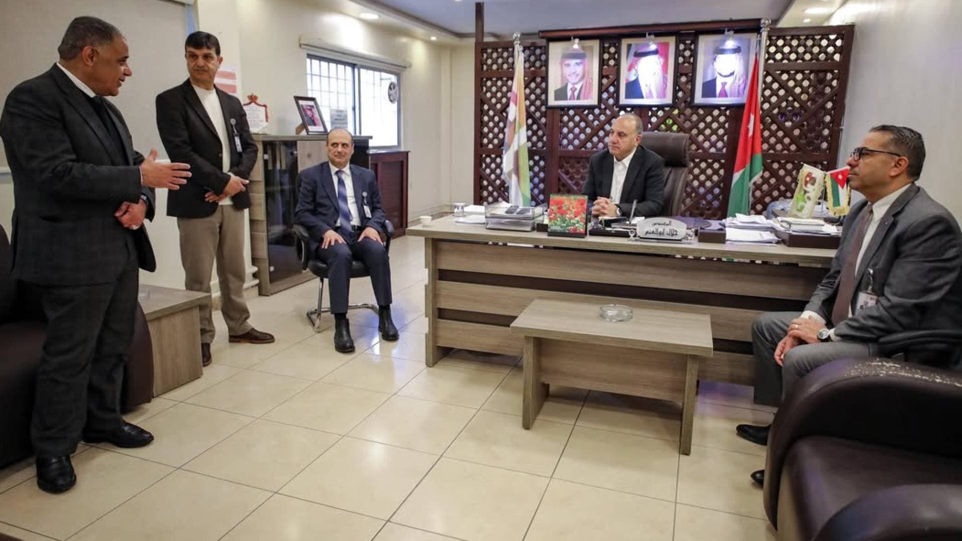 الشواربة يوعز برفع جاهزية السوق المركزي لضمان ديمومة التزويد خلال رمضان