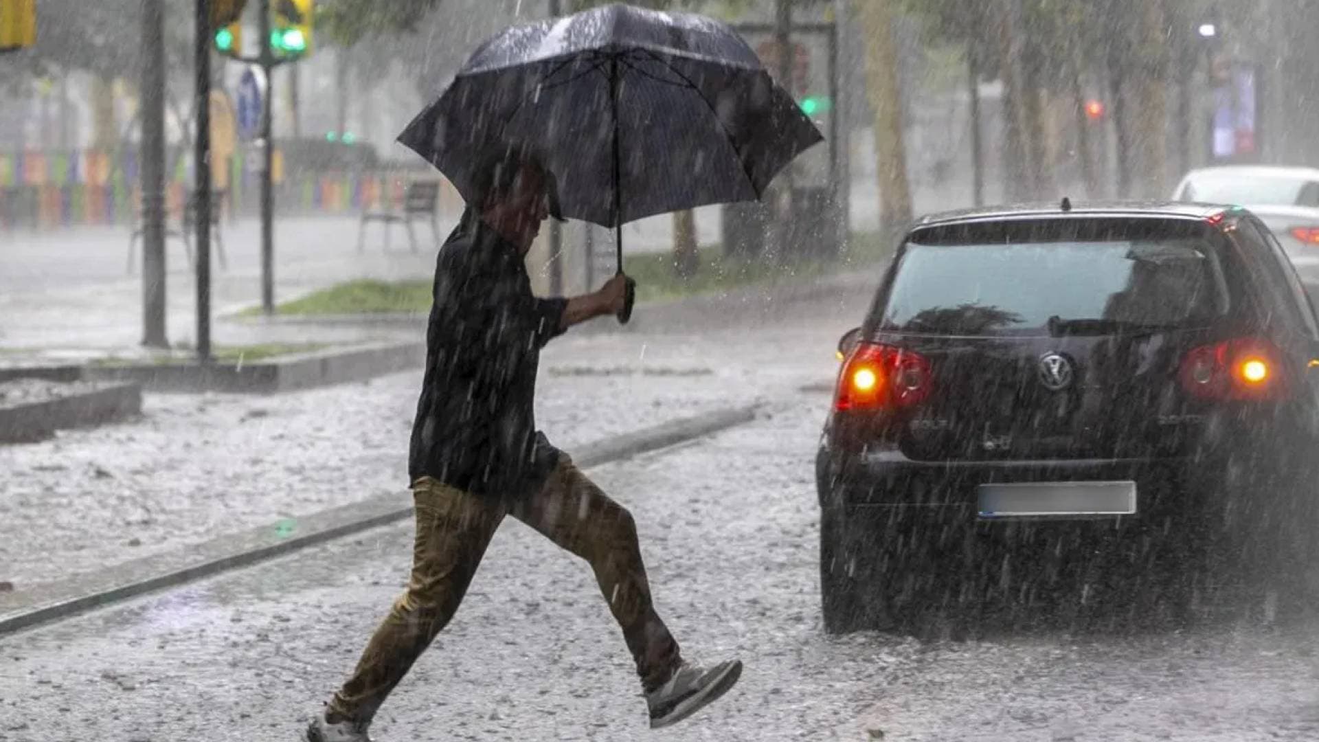 منخفض من "الدرجة الأولى" يصل الأردن الاثنين.. زخات مطرية وبرودة ملموسة