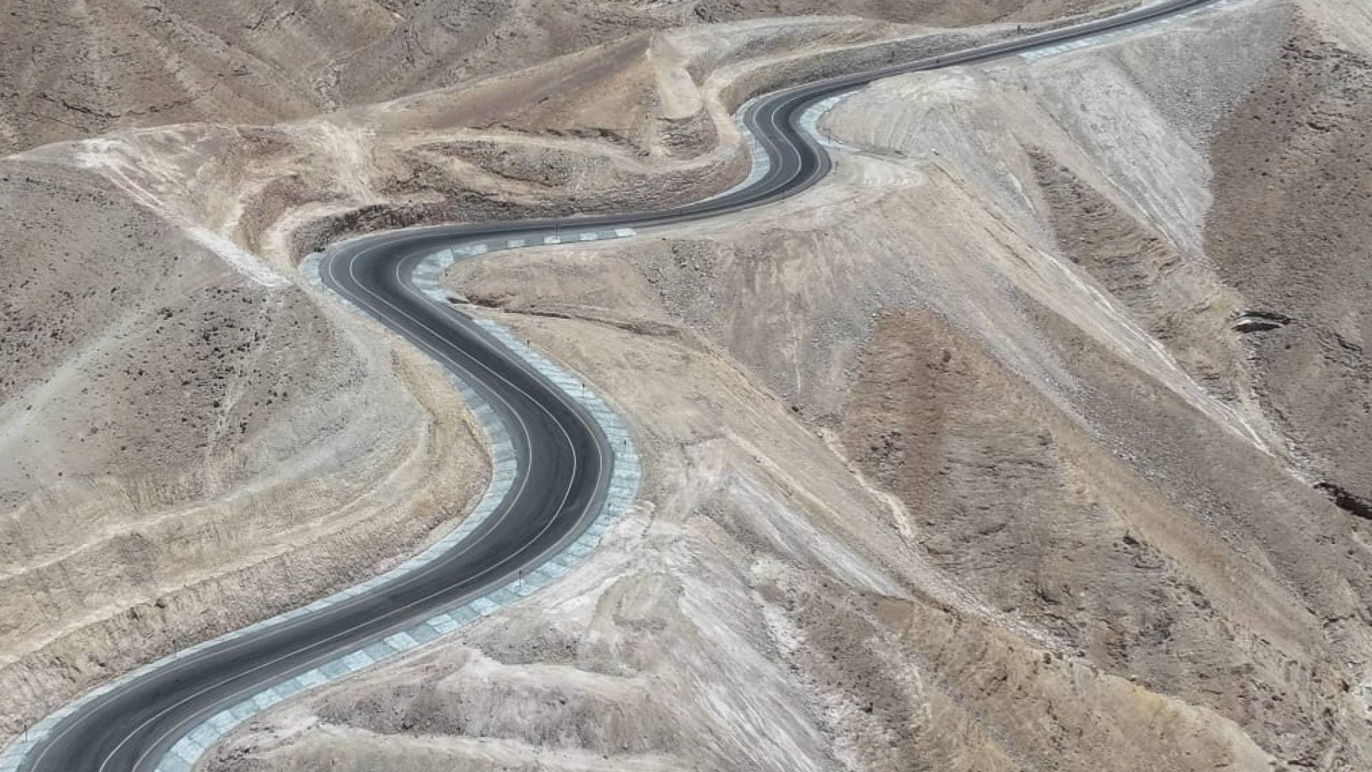 "الأشغال" تعلن إنجاز طريق "صرفا – الأغوار" الحيوي بكلفة 10.5 مليون دينار