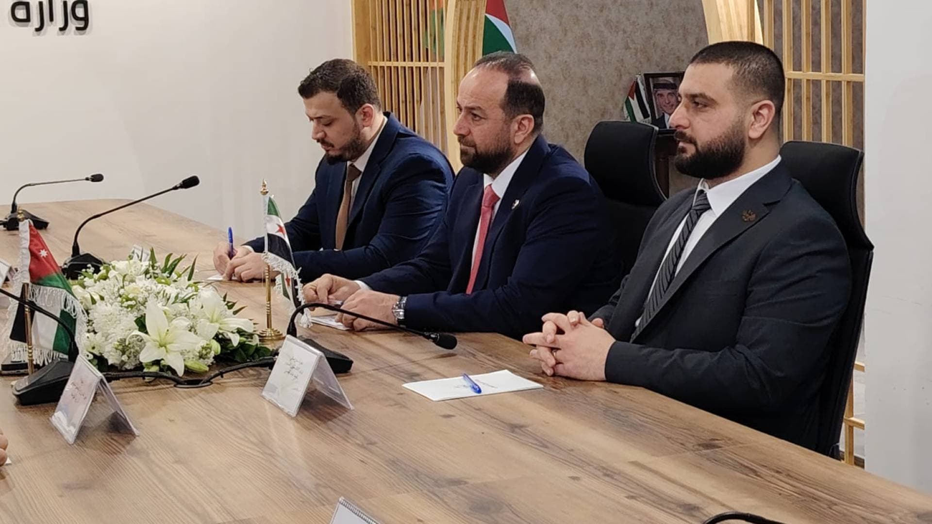 الأردن وسوريا يبحثان توسيع التعاون في الطاقة والنقل والدفاع