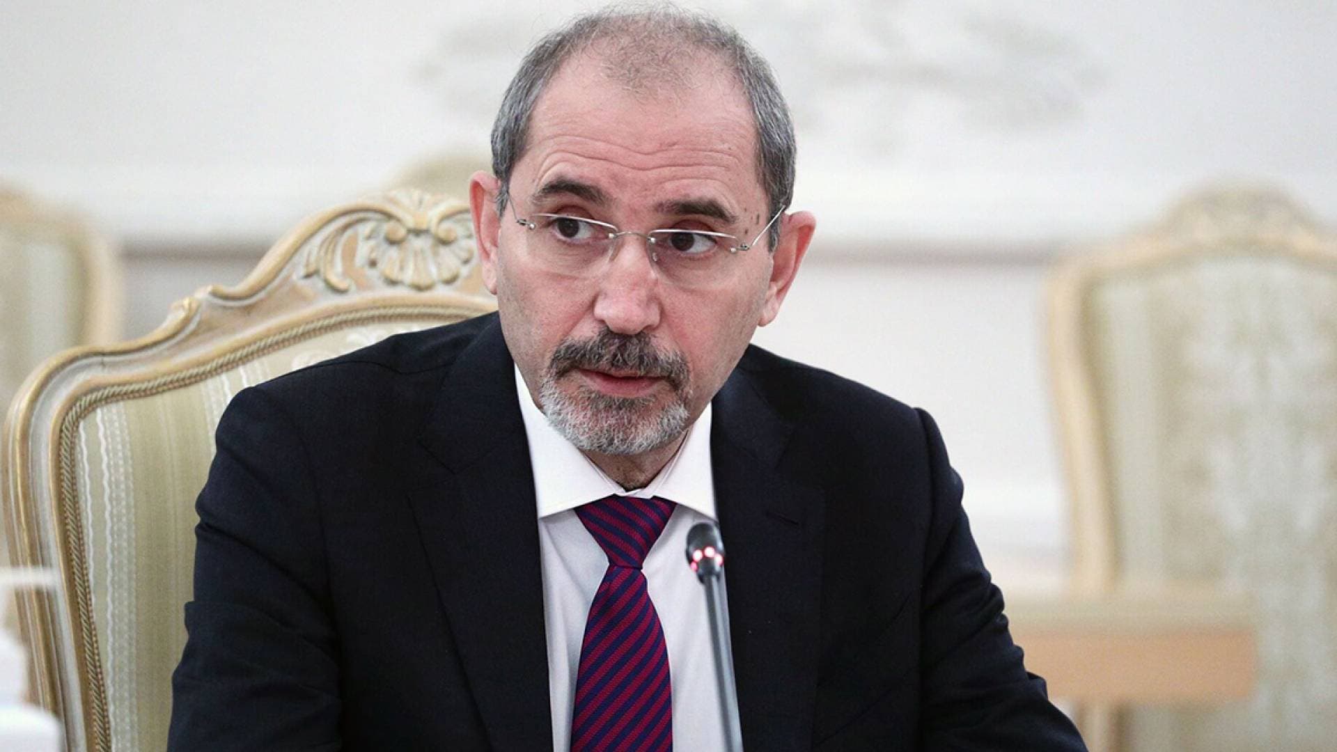 الصفدي يحذر من خطورة التصعيد الإقليمي ويدين الاعتداءات الإيرانية