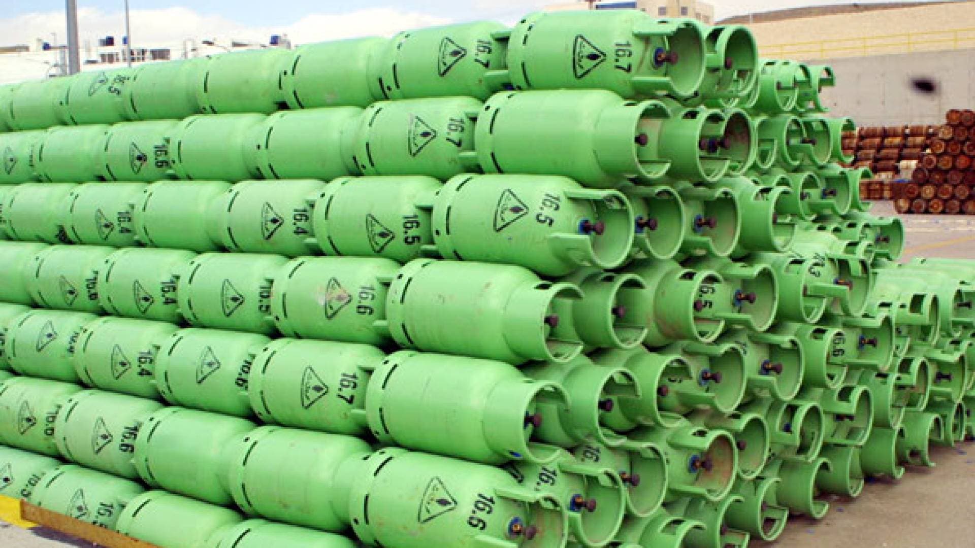 وزير الطاقة: مخزون المشتقات النفطية والغاز المنزلي آمن وكاف