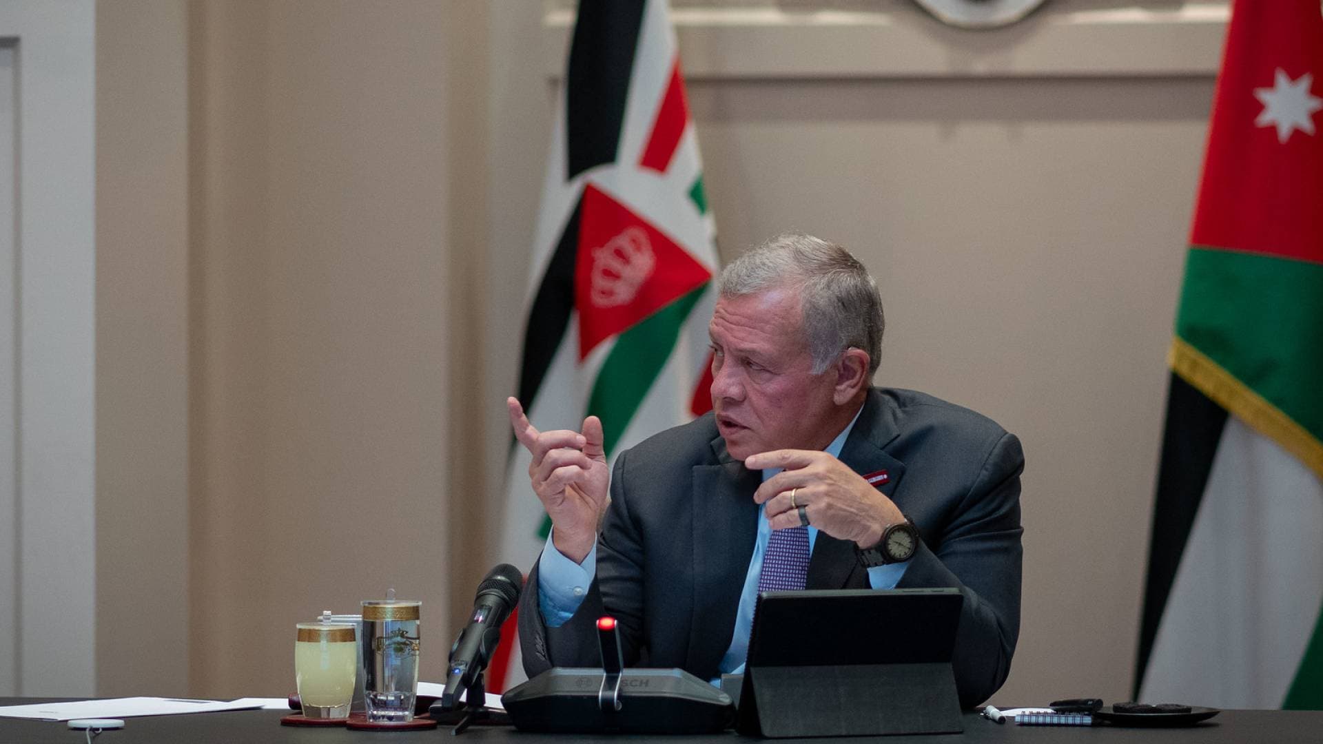 الملك يتلقى اتصالا هاتفيا من رئيس الوزراء الكندي