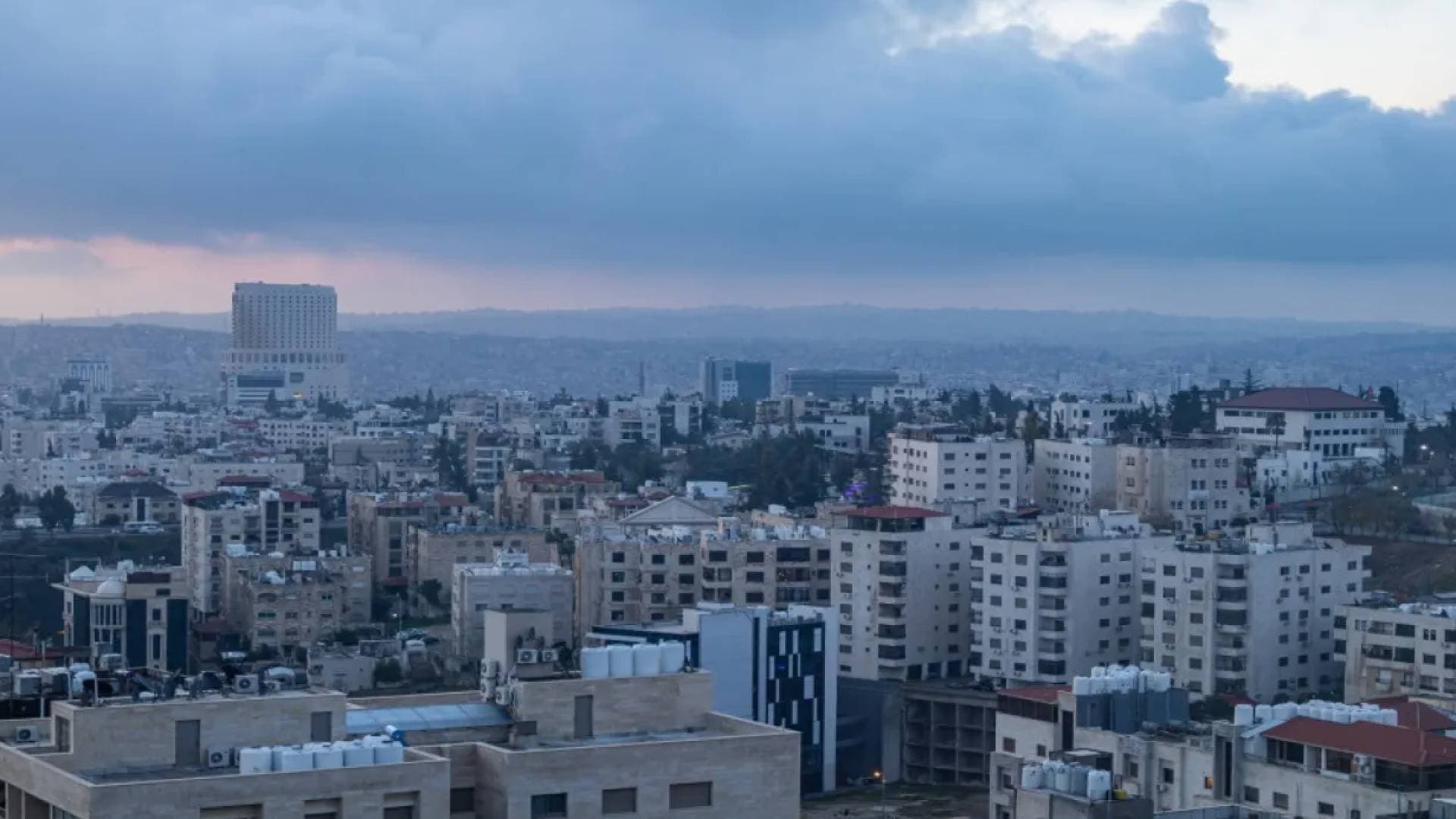 تعرف إلى تأثير الكتلة الهوائية شديدة البرودة على الأردن