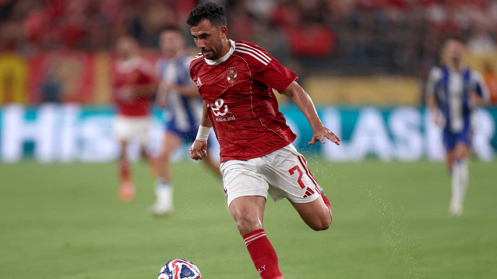 100 هدف و67 صناعة.. نجم الأهلي المصري يسطر التاريخ