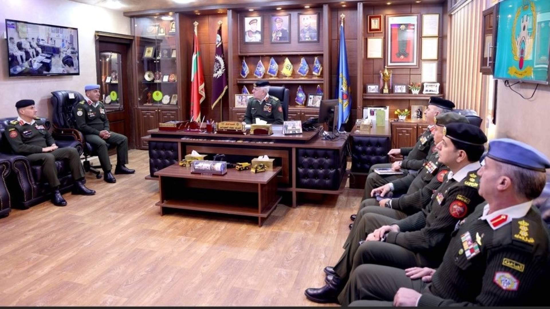 اللواء الركن الحنيطي: يطلع على جهود سلاح الهندسة الملكي في التعامل مع المتساقطات في مختلف أنحاء الأردن