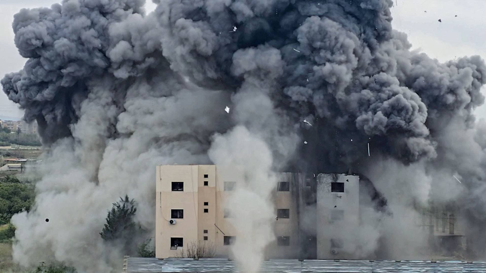 وزارة الصحة اللبنانية: 10 شهداء و13 جريحا جراء غارات الاحتلال على بلدات الجنوب