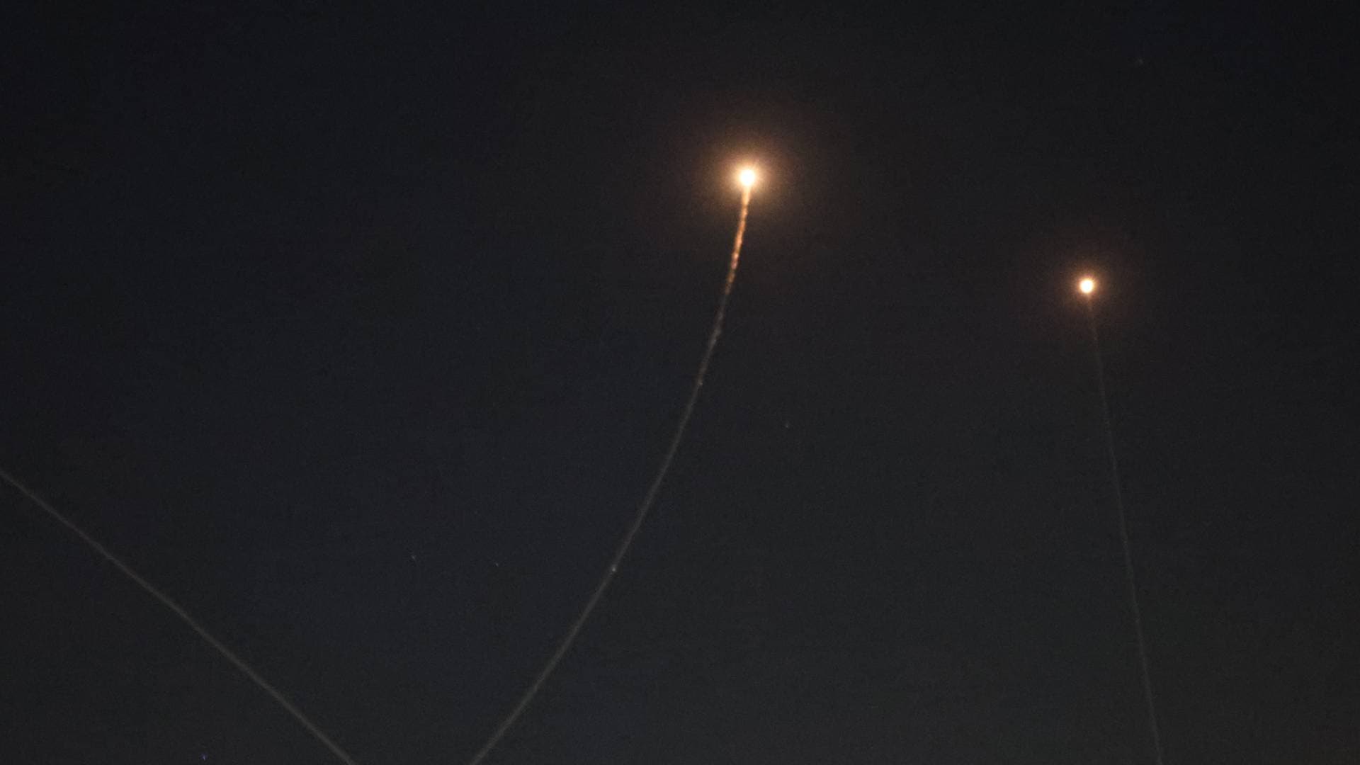 إعلام عبري: شظايا صاروخ إيراني تصيب مقر إقامة القنصل الأمريكي في القدس